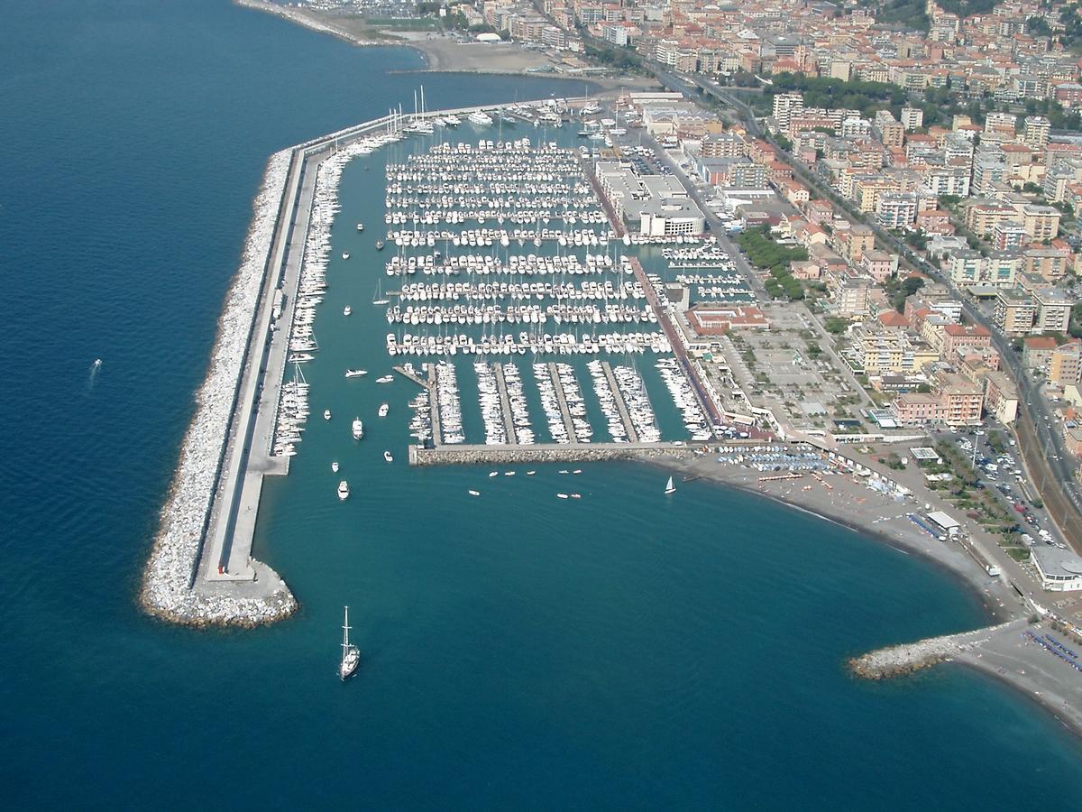 Blu Hotel Lavagna Εξωτερικό φωτογραφία